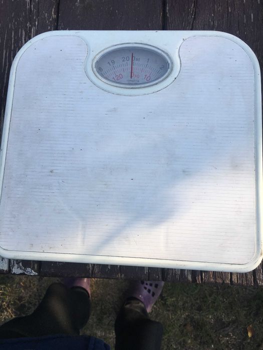 Ваги механічні надійні , можно важити ящики , сітки картоплі , то-що.