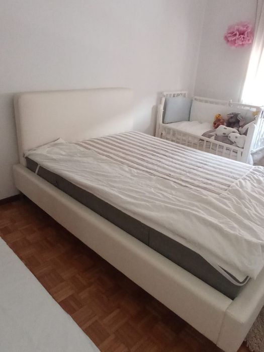 Cama + colchão de casal