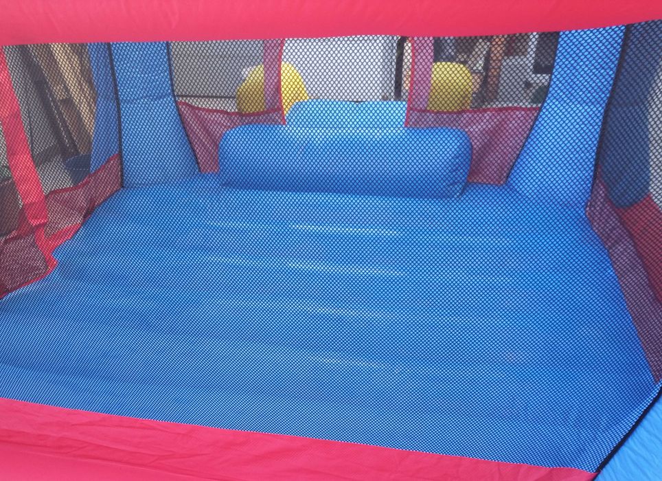 Insuflável Castelo Happy Hop para alugar