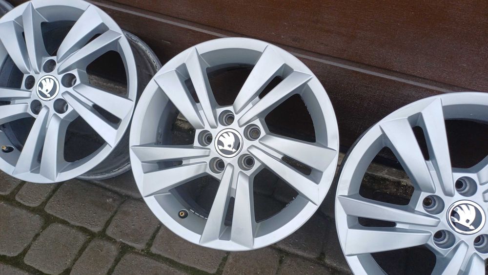 15" Alufelgi 5x100 vw polo golf fox BORA new beetle ibiza fabia rapid