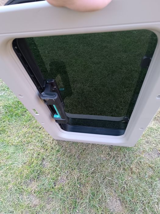 Продам люк на DAF