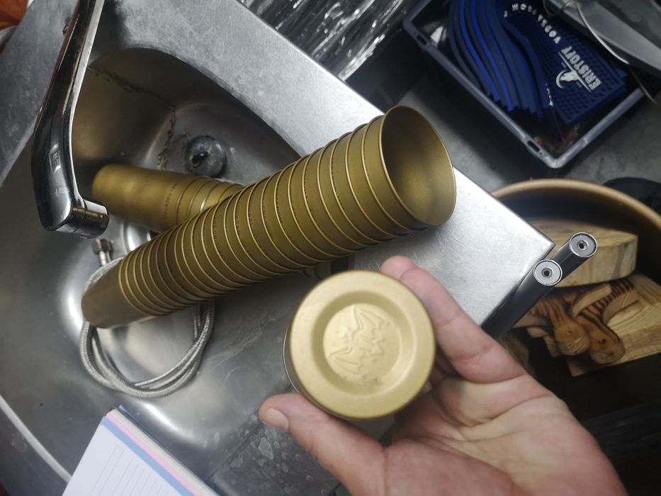 Copos em latão para cocktails