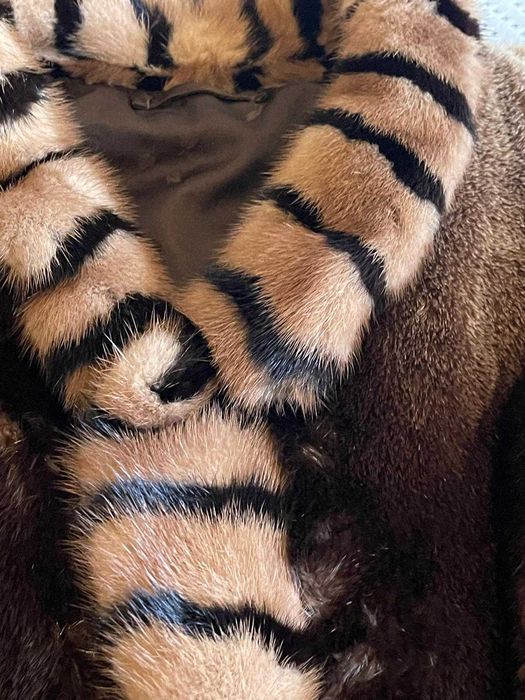 Casaco XL em Pele de Vison – Marrom Escuro, Luxo Atemporal