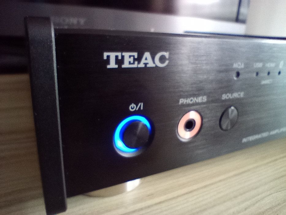Wzmacniacz TEAC AI-303