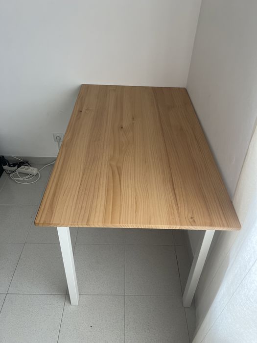 Mesa de 4 lugares