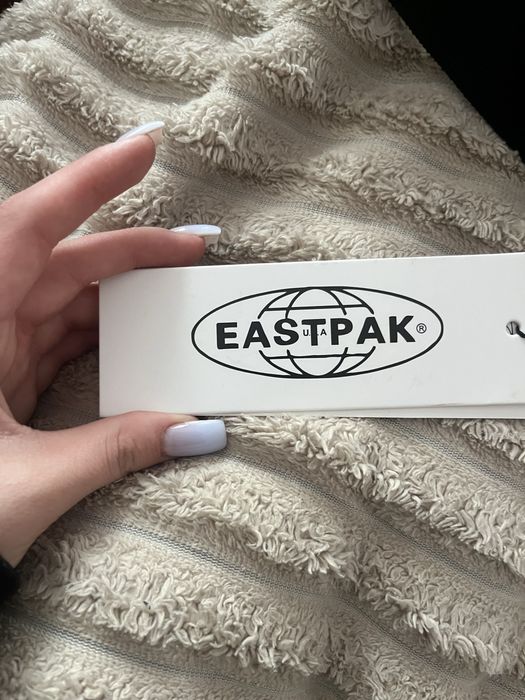 Чорна сумка EASTPAK  нова