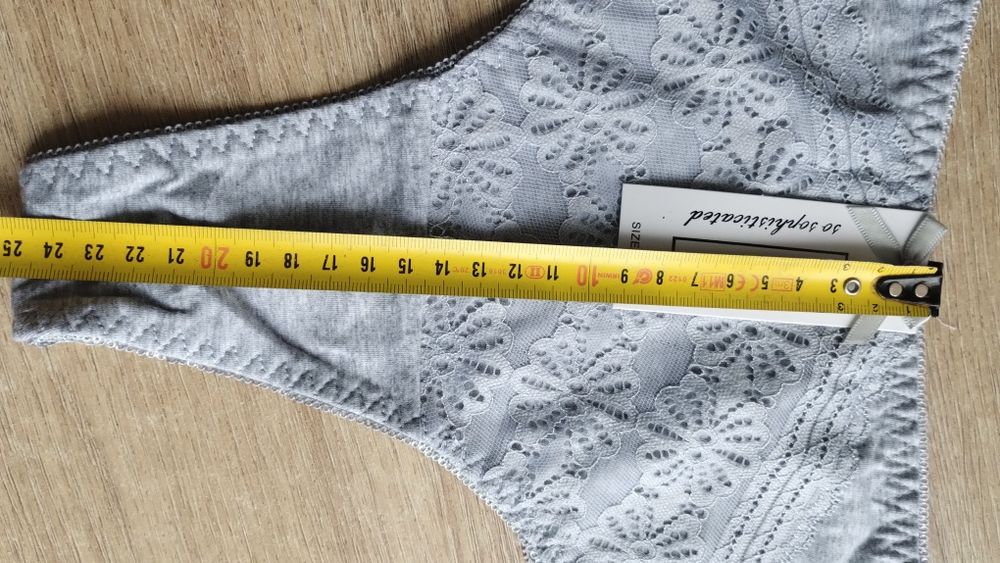 3×damskie stringi 2XL bawełna