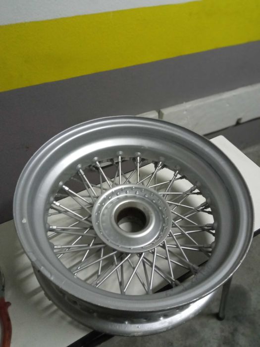 2 Jantes raiadas para Triumph TR2-3A pintadas, usadas