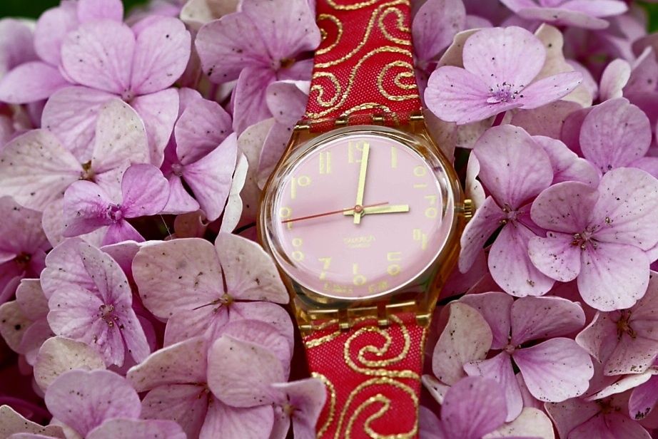 Swatch senhora modelo da série notche Negra