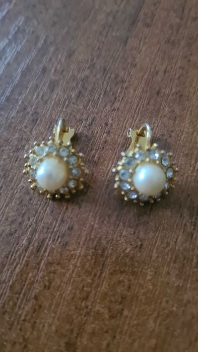 Piękne klipsy z kamieniami