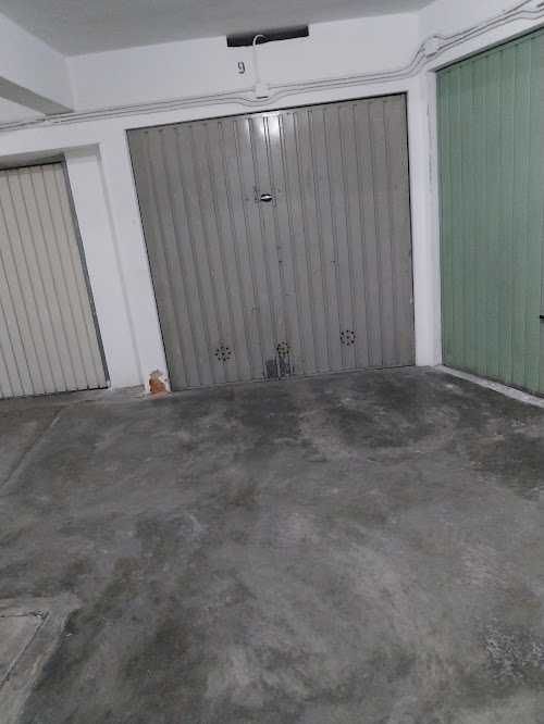Vendo Garagrm em Box na Quinta do Borel