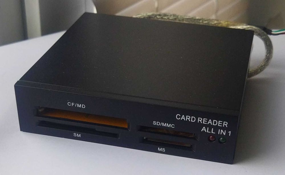 Card Reader  Techsolo TCR   all in  one