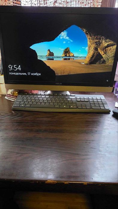 Моноблок ASUS Vivo  V221IC