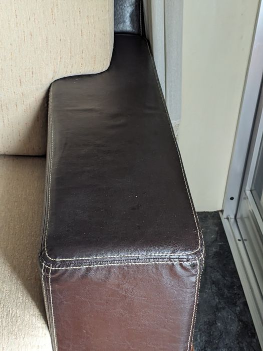 Sofá de sala em pele