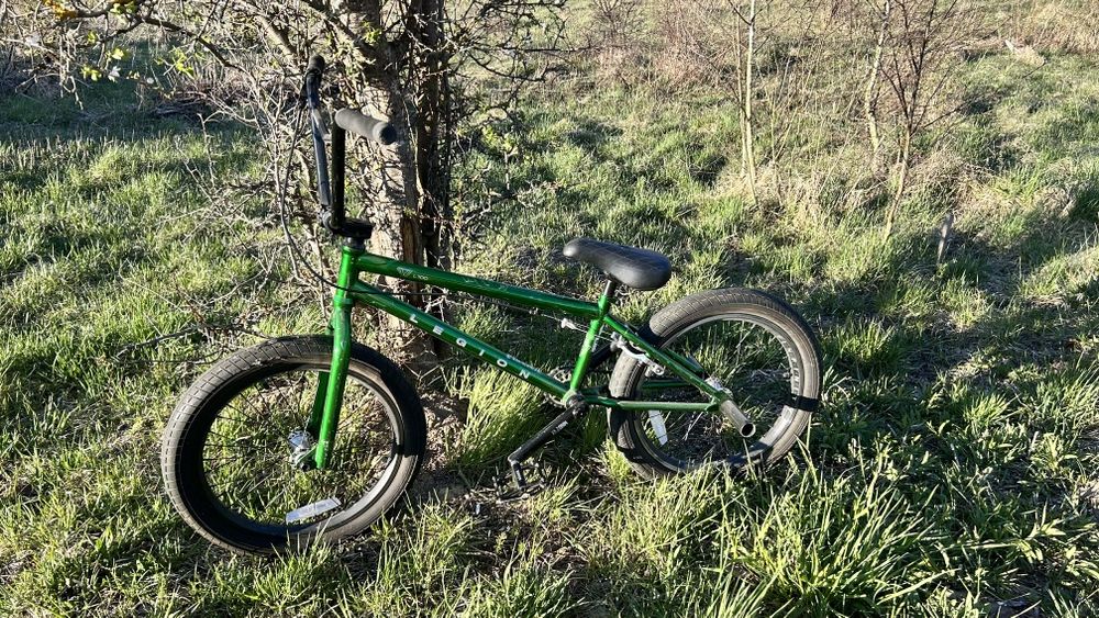 Rower BMX, LEGION L100
