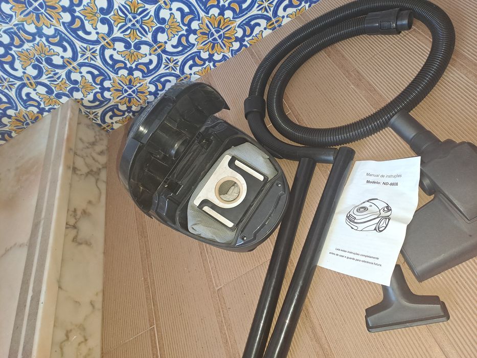 Aspirador de pó com fio