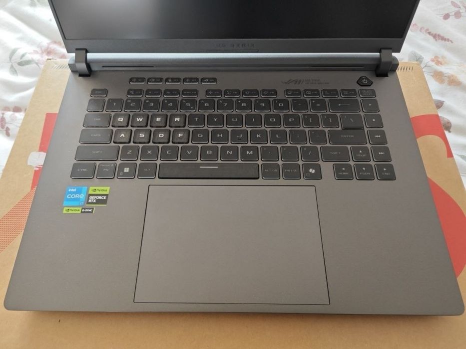 Ноутбук ASUS ROG STRIX G16 i7-14650HX / RTX 5060 8GB
