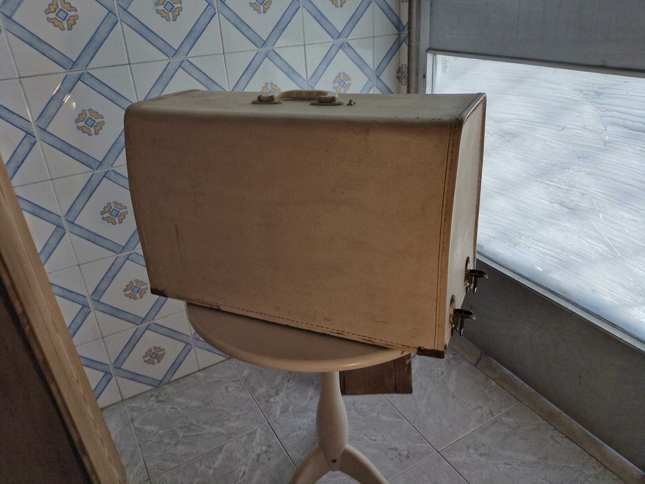 máquina costura singer, portátil, funcionamento manual e bom estado