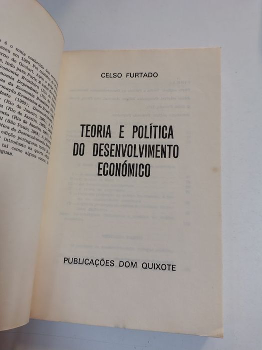 Teoria e Politica do Desenvolvimento Económico, de Celso Furtado