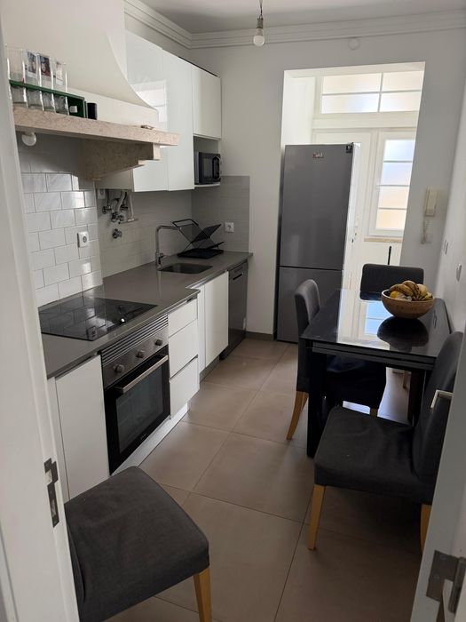 Quarto para Arrendar em Algés – Excelente Localização!