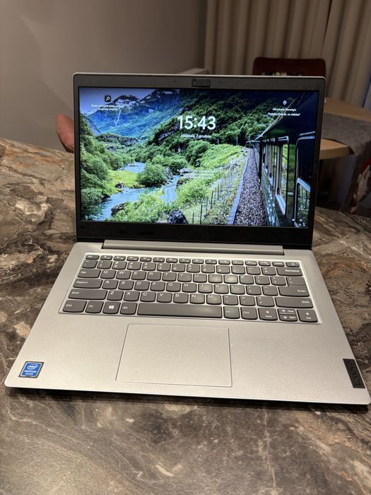Laptop Lenovo Silver
