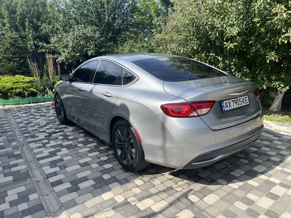 Продам крайслер 200