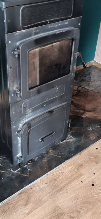 Kominek wolnostojący żeliwny