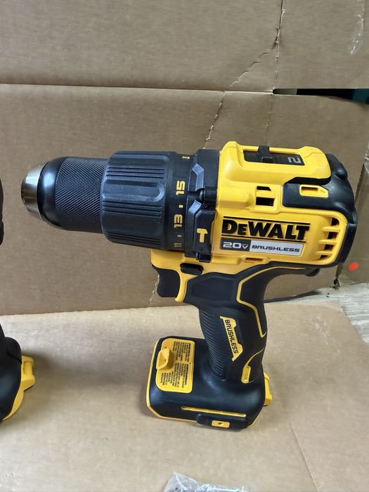 DeWALT DCD798 безщітковий шуруповерт