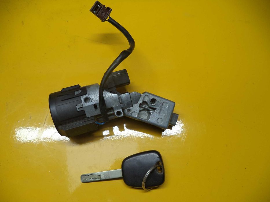 Замок зажигания Peugeot Partner Пежо 407 Citroen Berlingo Citroen C4