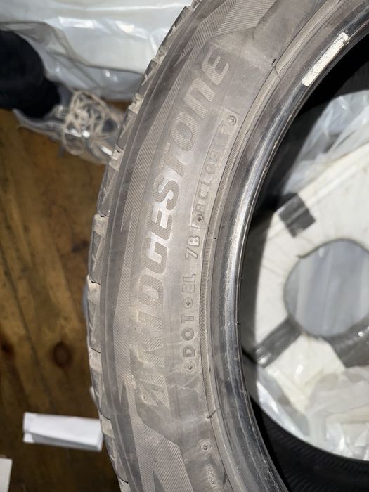 Продам шини Bridgestone blizak  275/45/r20