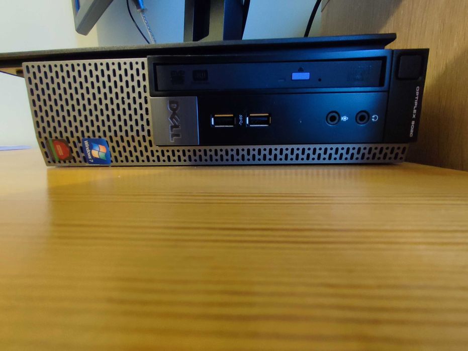 Komputer Dell Optiplex 9020USFF, SSD 256GB, RAM 8GB + monitor + inne