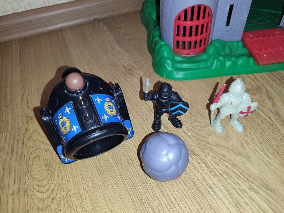 Дитяча іграшка Замок з лицарами