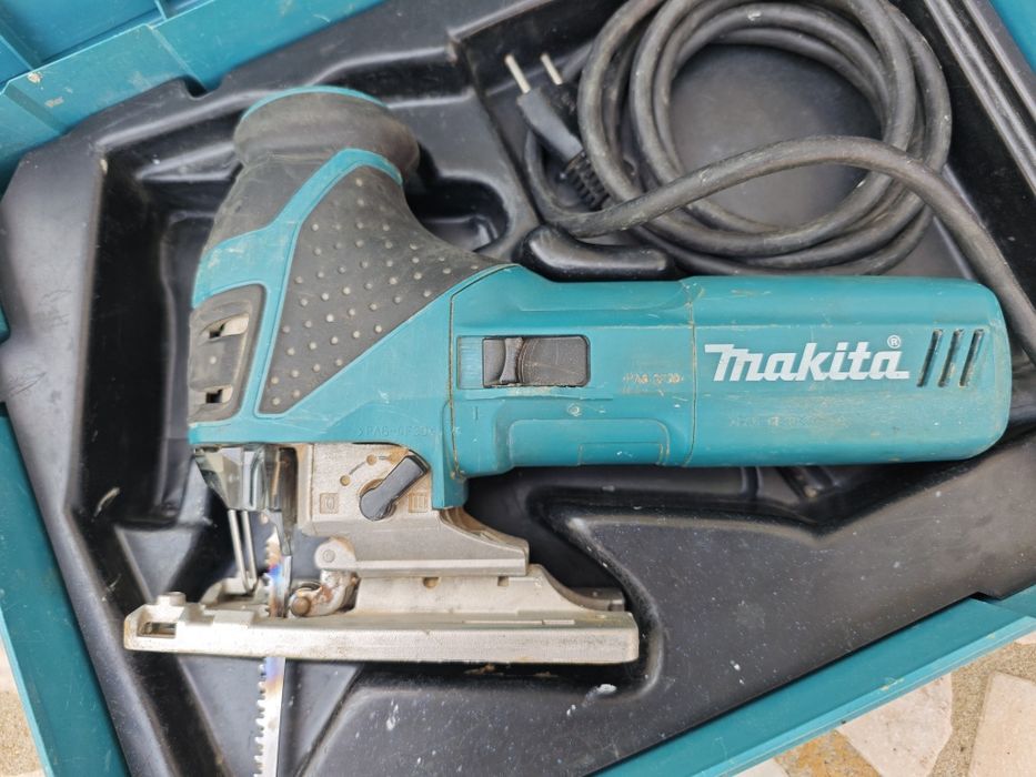 Serra Tico-Tico Profissional Makita 4351FCT (720W) + Mala Original