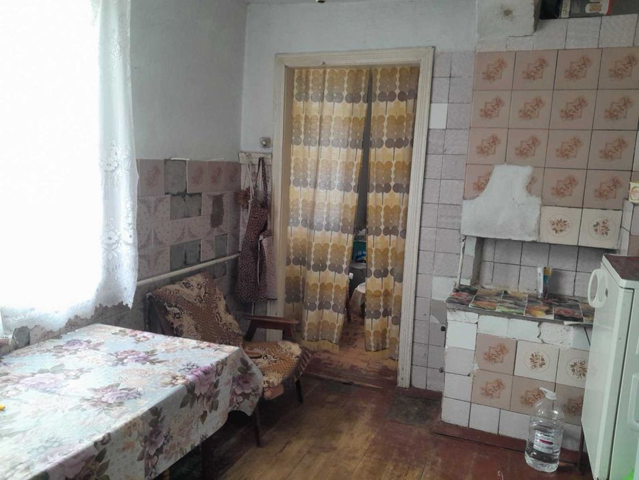 Продається будинок 64 м2 з господарськими будівлями, 40 сот. землі