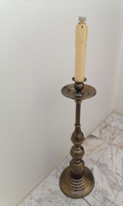 Candeeiro de pé alto vintage em latão  !