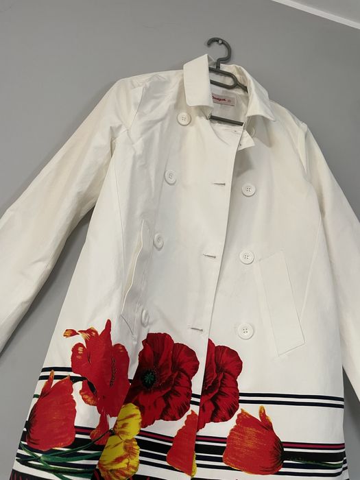 Plaszcz jesienny desigual bialy w print kwiaty 38 M