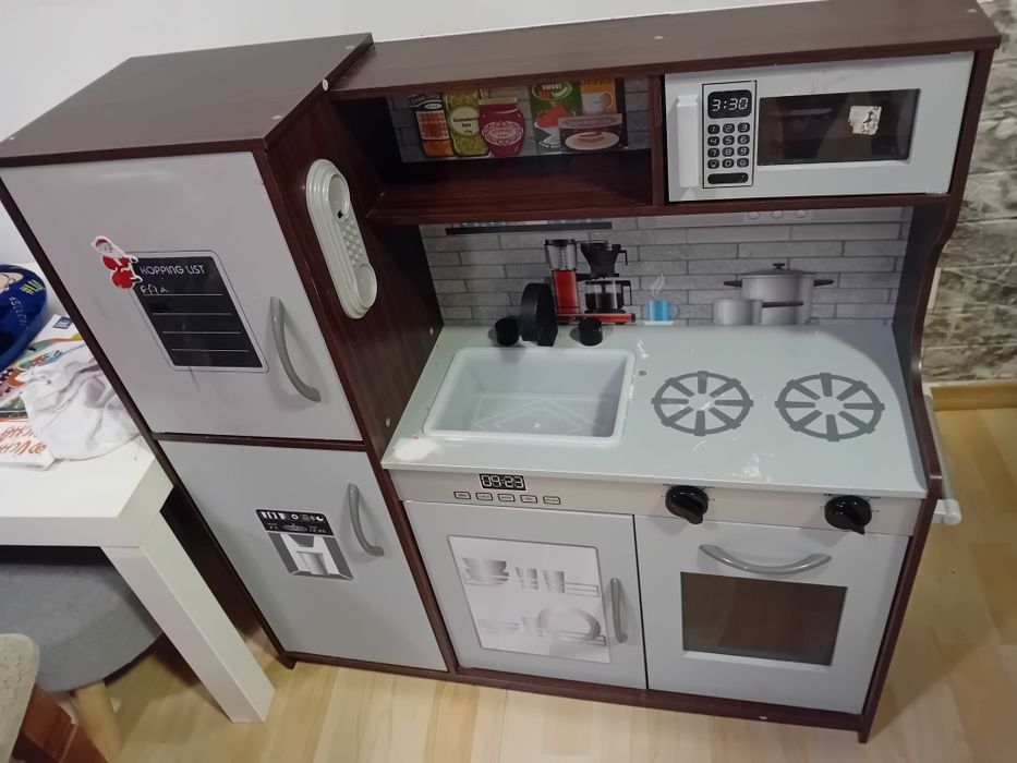 Sprzedam kuchnie dziecięcą