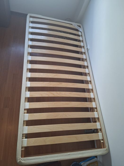 Doação - base de colchão com estrado+ colchão