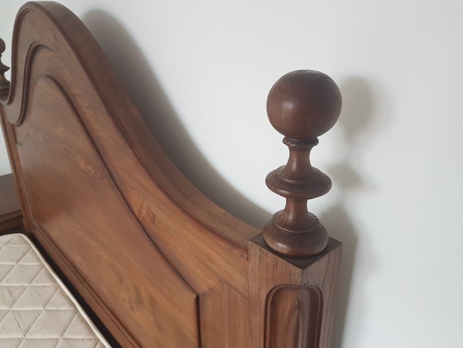 1 cama 2 mesas cabeceira