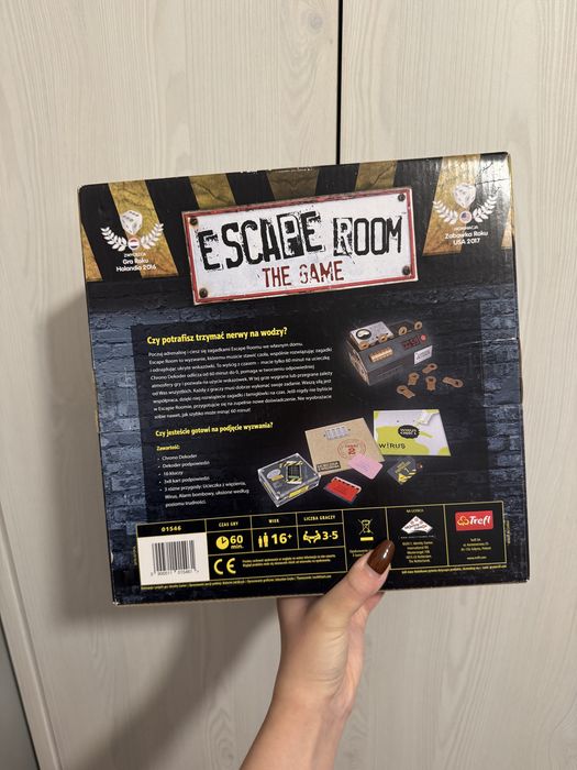Gra logiczna gra umysłowa gra planszowa Escape Room Trefl 3-5 osób wiek 16+