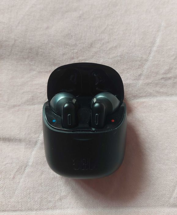 Bezprzewodowe słuchawki JBL tune 220 TWS