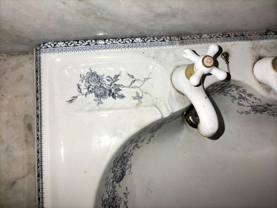 Móvel Lavatório Antigo com espelho