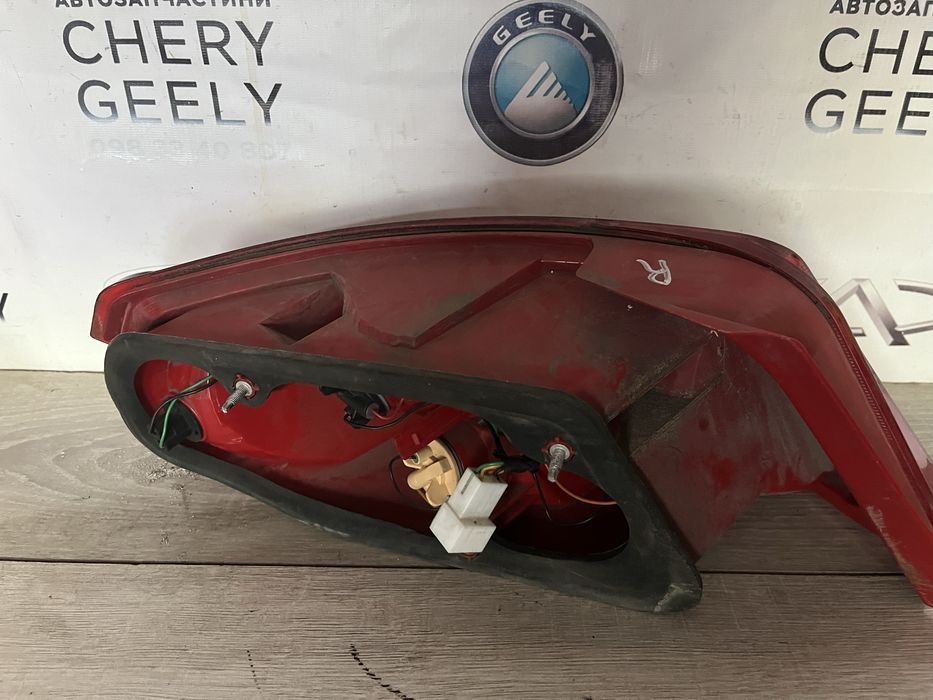 Фонарь правий. Стоп. Geely emgrand хетчбек