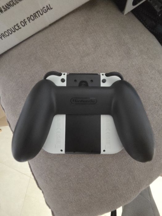 Nintendo Switch OLED Branca (quase nova) + 4 Joy-Cons + 6 jogos com caixas + sacoche + dock –