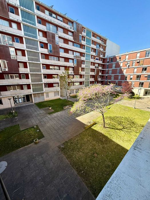 Arrendo T1 Mobilado e equipado c/ Garagem + Segurança 24h – Alto do Lumiar, Lisboa