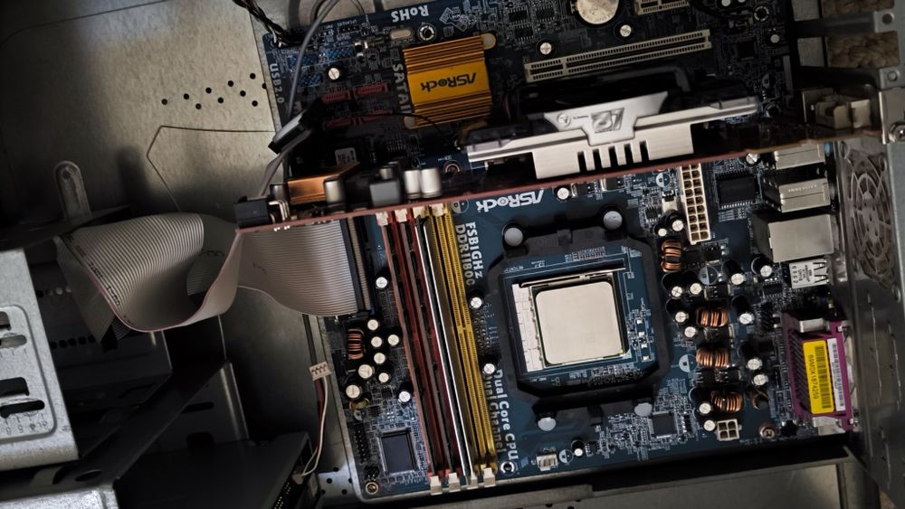 Vendo Motherboard Asrock