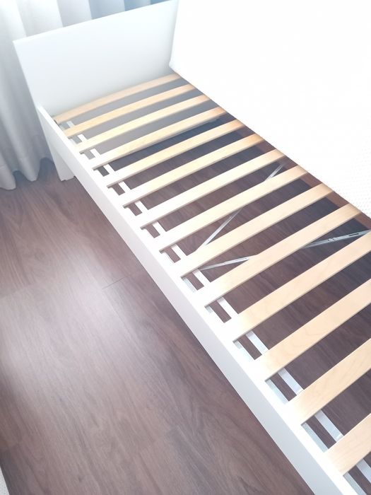 Cama e colchão de solteiro como novos