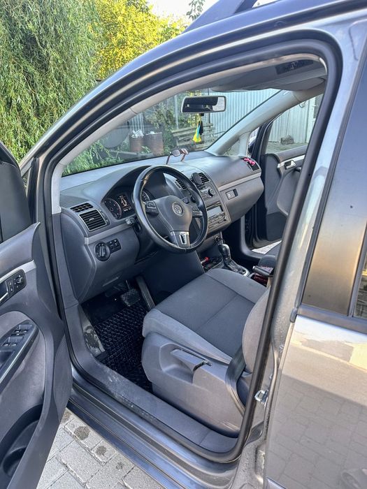 VW Touran 2011 1.4TSI бензин автомат