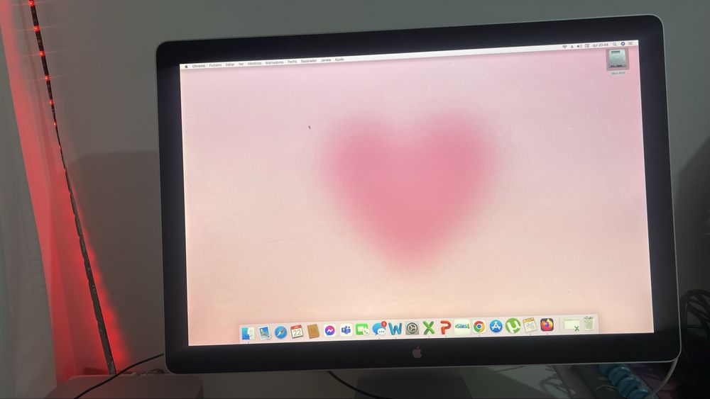 macOS 10.13.6 + mac mini (2011) + teclado + rato