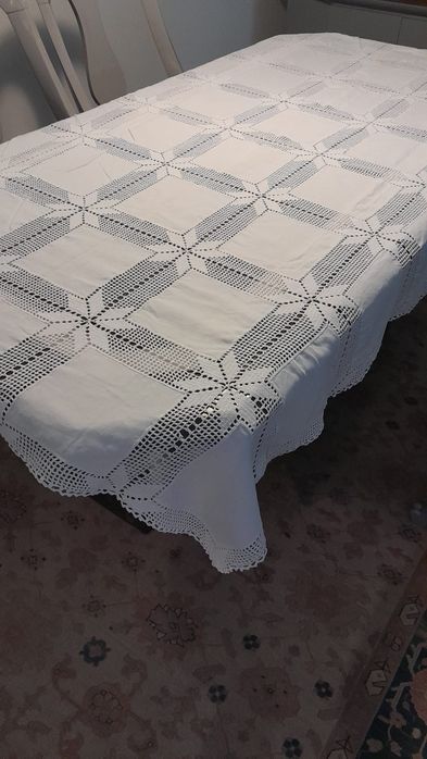 Vendo toalha de crochê e linho